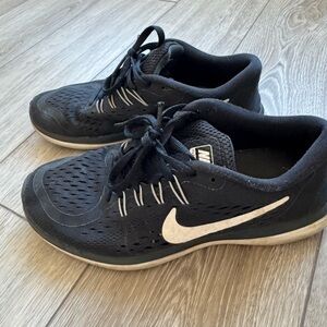 Nike Flex Run 2017 Running Shoes